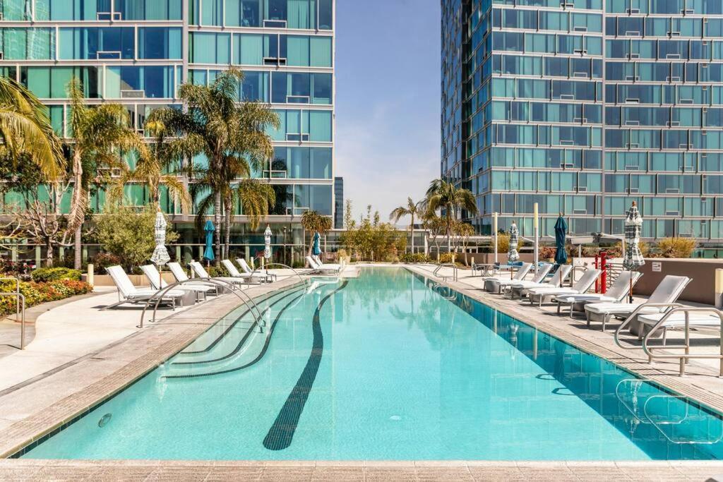 Apartamento Lovely Upscale High Rise Private Parking & Pool Los Ángeles Exterior foto