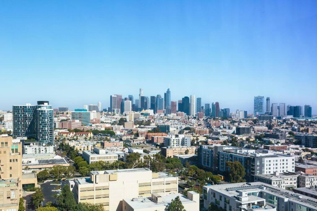 Apartamento Lovely Upscale High Rise Private Parking & Pool Los Ángeles Exterior foto