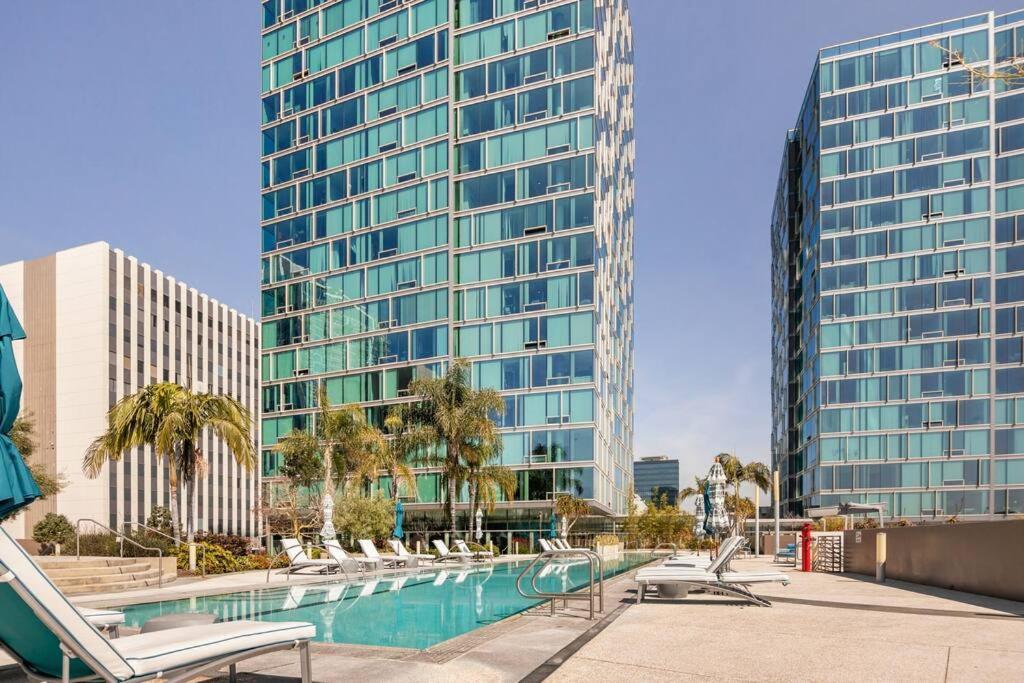 Apartamento Lovely Upscale High Rise Private Parking & Pool Los Ángeles Exterior foto